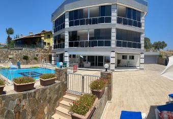 Villa Senli has Balcony rooms