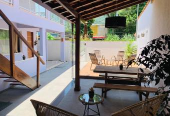 Lila Limao Hostel allows 18 year olds to book a room