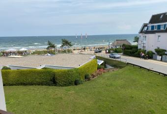 Berliner Hof 3-Zi-Wohnung mit Meerblick und Strandlage an der Promenade has Balcony rooms