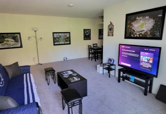 Lion's Den Fan Caves! B&B 3 Bd 2 Bth has Balcony rooms