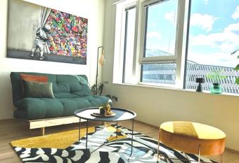 Tampereen Kannen Topaasi allows 18 year olds to book a room