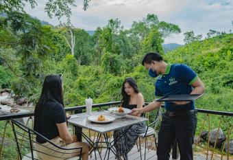 Green Valley Veal Pouch has Balcony rooms