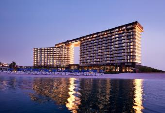 M  venpick Resort Al Marjan Island has Balcony rooms