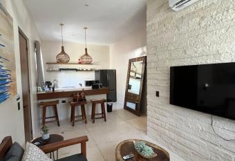 Chill apartment in Aldea Zama allows 18 year olds to book a room