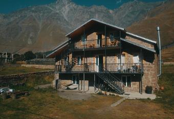 Hotel Dari allows 18 year olds to book a room