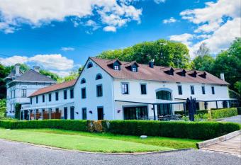 De Molenhoeve allows 18 year olds to book a room