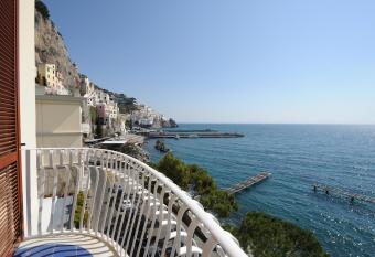 Hotel La Bussola has Balcony rooms