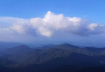 5-6 PAX Family Room Skyview Golden Hills, Genting Highlands has Balcony rooms