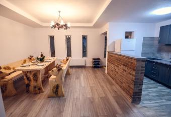 Cabana Zabet has Balcony rooms