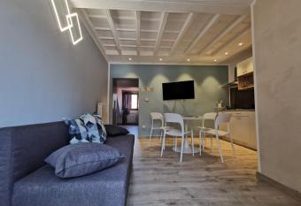 Torino Vacancy San Tommaso Suite allows 18 year olds to book a room