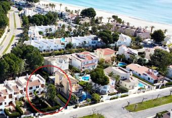 Chalet a 100m de la playa de Cristal, Pino Alto allows 18 year olds to book a room