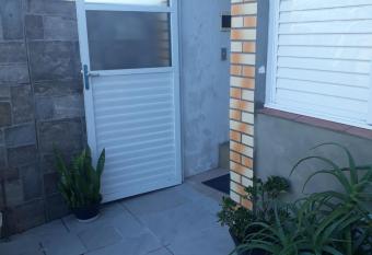 APARTAMENTOS POR DI  RIA Av DOMINGOS DE ALMEIDA allows 18 year olds to book a room