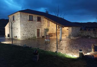 Casa Aldea da Pedreira allows 18 year olds to book a room