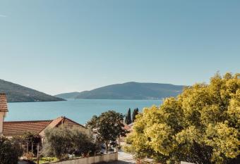 Apartmani Mara has Balcony rooms