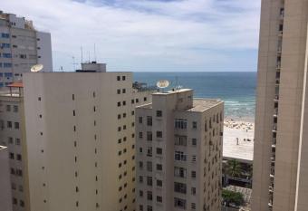 Apartamento com linda vista para o mar - Pitangueiras allows 18 year olds to book a room