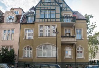 Due Passi Apartamenty w Sopocie allows 18 year olds to book a room