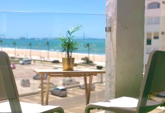 Valdelagrana vistas al mar, piscinas primera linea cadiz has Balcony rooms