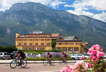Sartori s Hotel has Balcony rooms