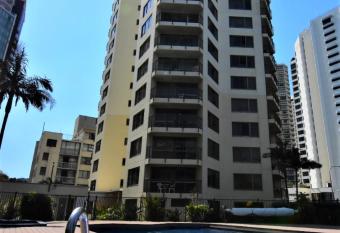 Surfers Holiday Apartments (Aloha) allows 18 year olds to book a room