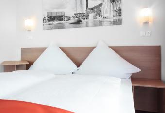 McDreams Hotel Leipzig allows 18 year olds to book a room