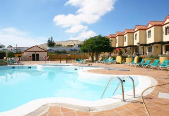 Book Jet - Premium Pool View & WIFI has Balcony rooms