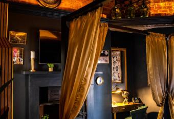 Impossible Motel has Balcony rooms