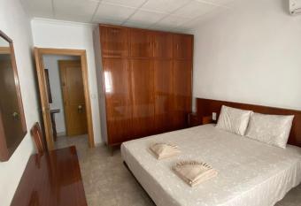 Cozy Apartment in Centre of Alicante near Plaza de Toros has Balcony rooms