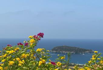 Luxury Villa Cirella happy island has Balcony rooms