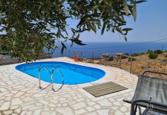 Leopolis Stone House has Balcony rooms