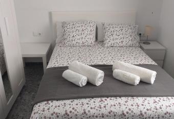 C&B LOLA H4 - Habitaci  n privada - Aire acondicionado - Ba  os compartidos has Balcony rooms