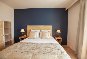 H  tel des Isles has Balcony rooms