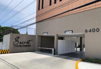 Hotel boutique secret allows 18 year olds to book a room