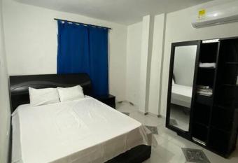 Apartamento entero 5 min del aeropuerto y playas ! allows 18 year olds to book a room