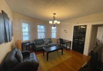 Cozy Large House close to TUFTS/Harvard/MIT 4BR has Balcony rooms