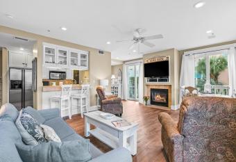 Downtown Carillon 2 200 Lazy Roux has Balcony rooms