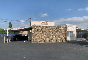 American Inn - Perris has Balcony rooms