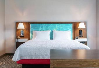 Hampton Inn & Suites Dalhart has Smoking rooms