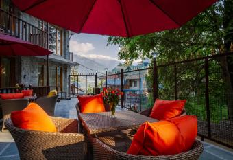 De Prashant has Balcony rooms