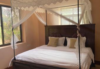 Utulivu Hostel allows 18 year olds to book a room