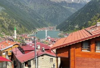   imo Suite Otel has Balcony rooms