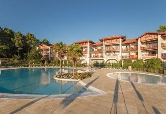 Biscarrosse Lac-Domaine de Gascogne- avec piscine has Balcony rooms