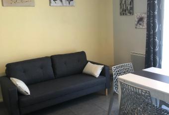 bord de mer, Villa Victorine, 1-4 personnes Tr  port has Balcony rooms