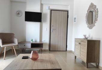 Nastazia has Balcony rooms