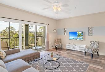 Upscale 3BR Condo with Netflix and shared Pool and Hot Tub, near Disney! has Balcony rooms