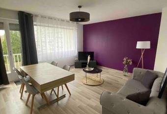 DOUAI 7 APPARTEMENT DE CHARME allows 18 year olds to book a room