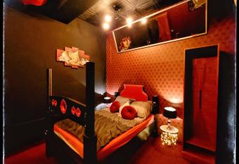 Sensual Apartments for Lovers allows 18 year olds to book a room