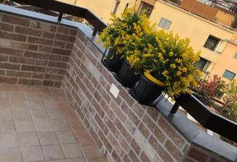 casa mary allows 18 year olds to book a room