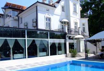 Devedzic has Balcony rooms