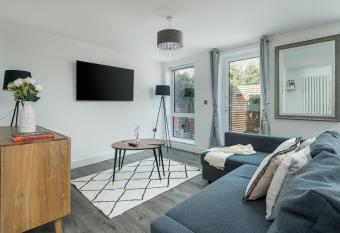 Luxury Brighton Apartments has Balcony rooms