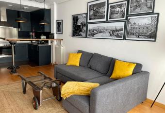 LA MIRADA MAGICA allows 18 year olds to book a room